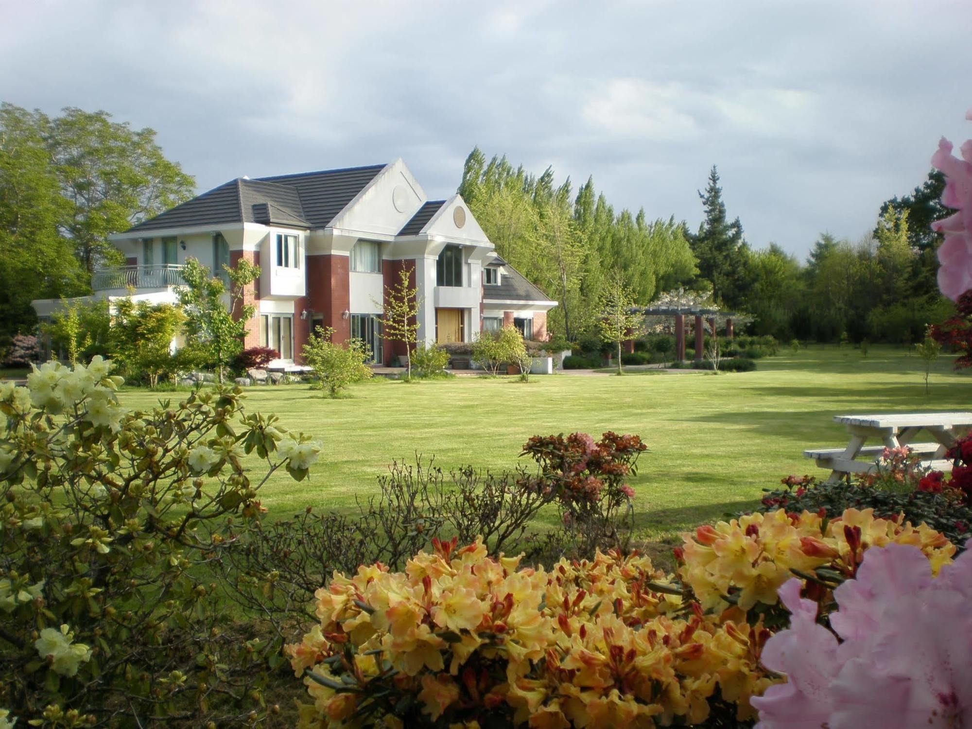 Shamrock Garden B&B Airport Christchurch Exterior photo