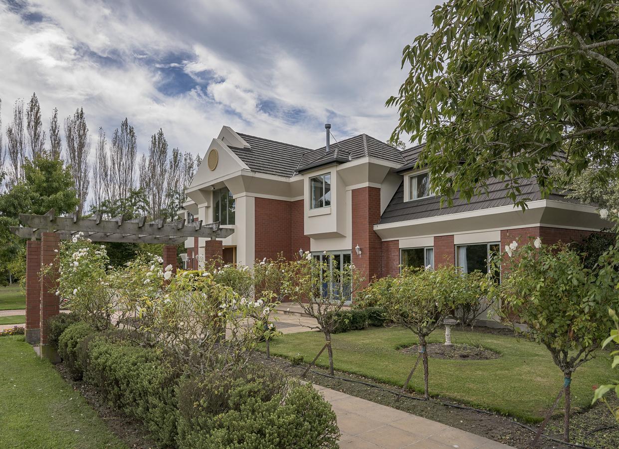 Shamrock Garden B&B Airport Christchurch Exterior photo